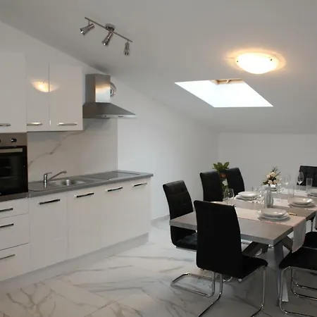 Apartament Casa Rados *